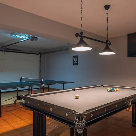 3b Heated Pool Barbecue Games