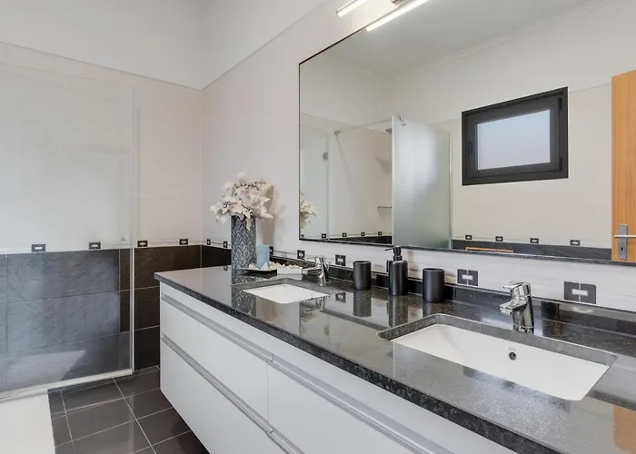 3b Heated Pool Barbecue Games *