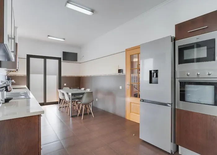 3b Heated Pool Barbecue Games * Funchal (Madeira)