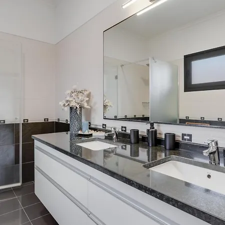 3b Heated Pool Barbecue Games *