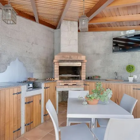 Apartment Casa Amarela With Heated Pool & Games Area