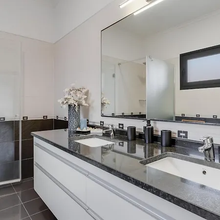 Apartment Casa Amarela With Heated Pool & Games Area *