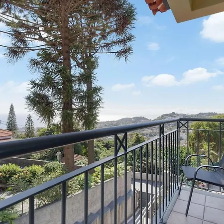 Casa Amarela With Heated Pool & Games Area * Funchal (Madeira)