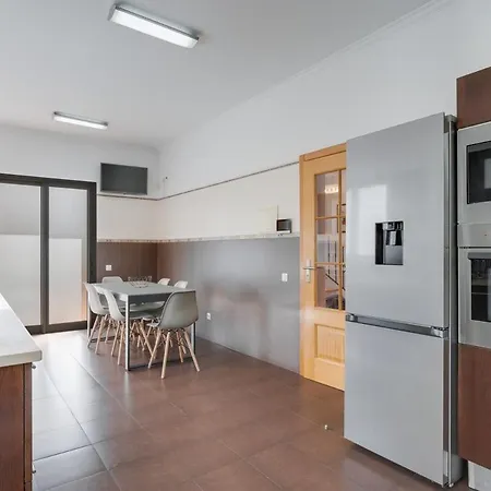 Apartment Casa Amarela With Heated Pool & Games Area Funchal (Madeira)
