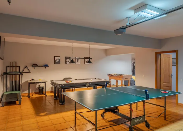 3b Heated Pool Barbecue Games *