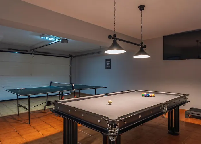 3b Heated Pool Barbecue Games