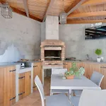 Casa Amarela With Heated Pool & Games Area Funchal (Madeira)